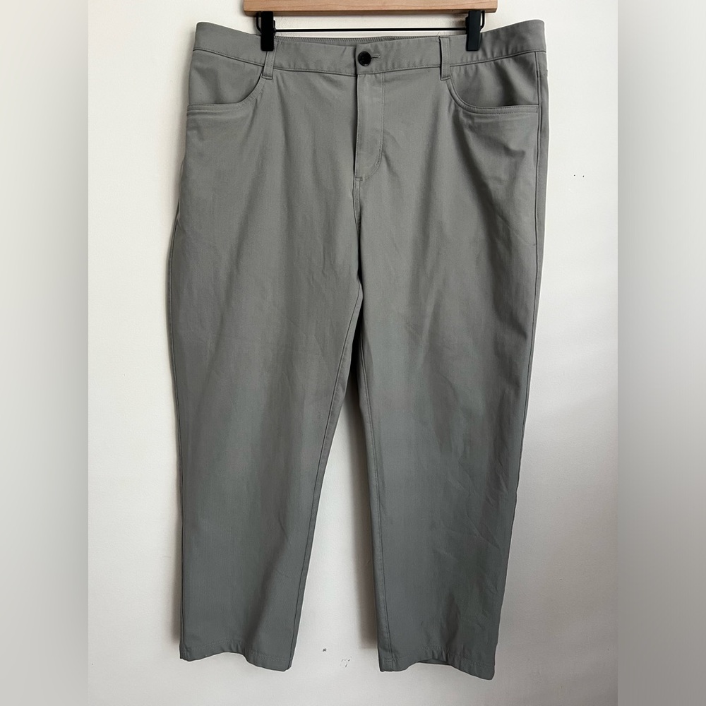 Vuori Men Grey Meta pants 38 x 26